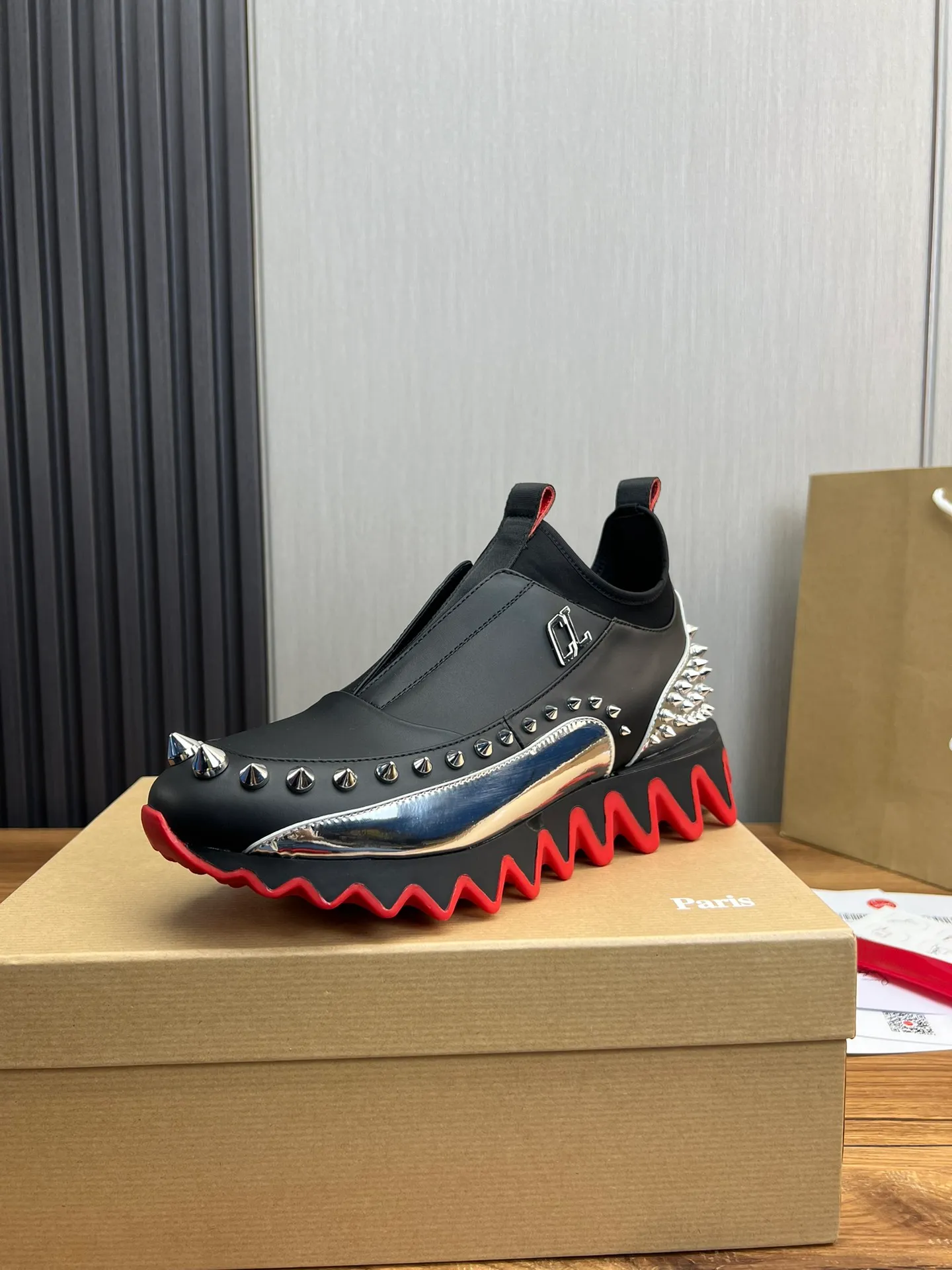 Men's shoes 💰680💰 CL popular red-soled boots 🆑1:1 original mold, Christian* Louboutin, imported cowhide stitching on the upper & water-dyed cowhide lining, original outsole ⬆️ Wear-resistant and non-slip, full set of counter packaging 🎁38-45 (38.45 for customization, non-refundable)